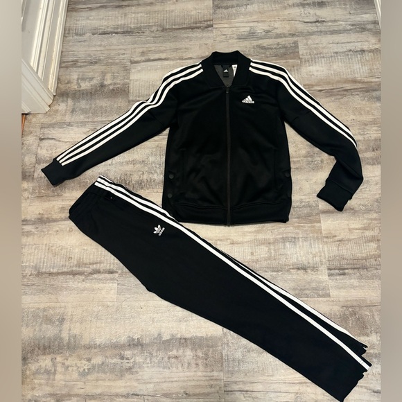Adidas track suit - Picture 3 of 4